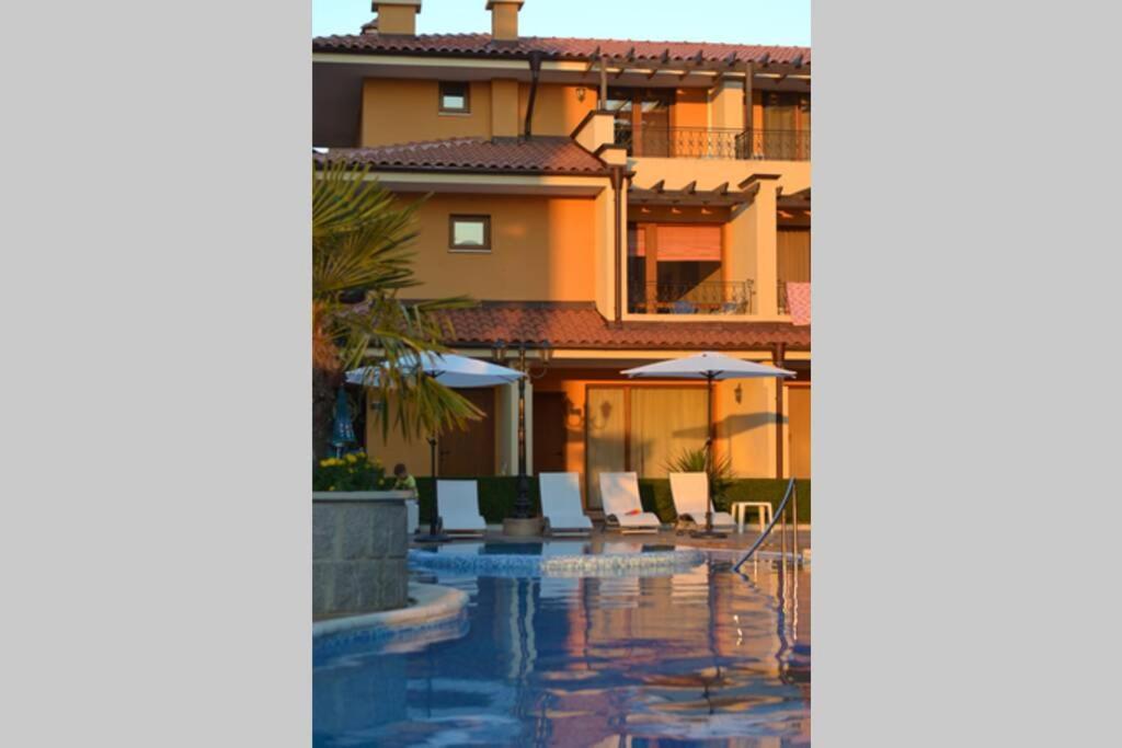 Стyдия В Комплексе Marinavill Sveti-Vlas Sveti Vlas Exterior foto
